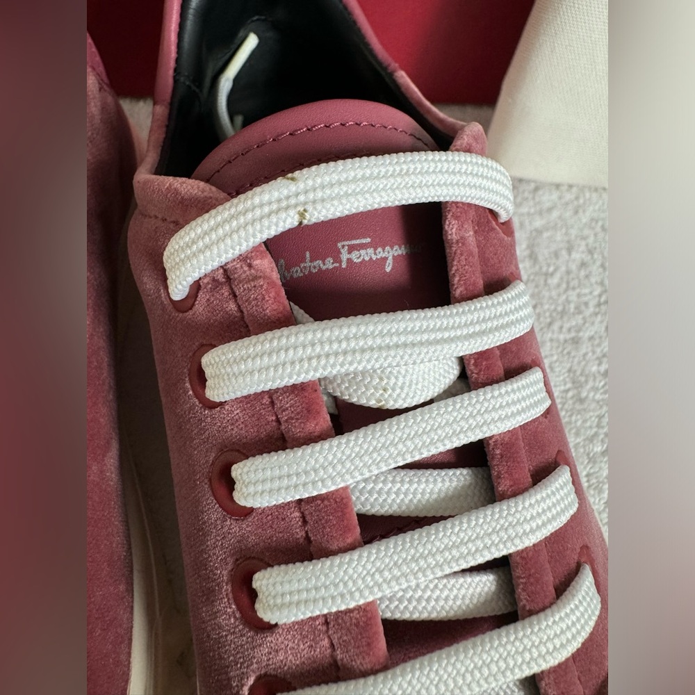 $685 NEW Salvatore Ferragamo Womens Cube Sneakers Pink Red Velvet Luxe size 6 - Picture 8 of 8